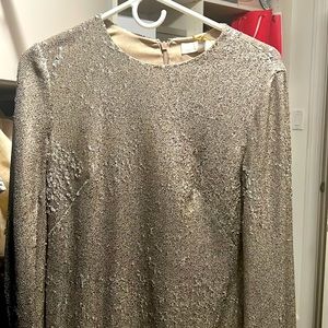 Gold sequins dress with tag in perfect condition, bell sleeves